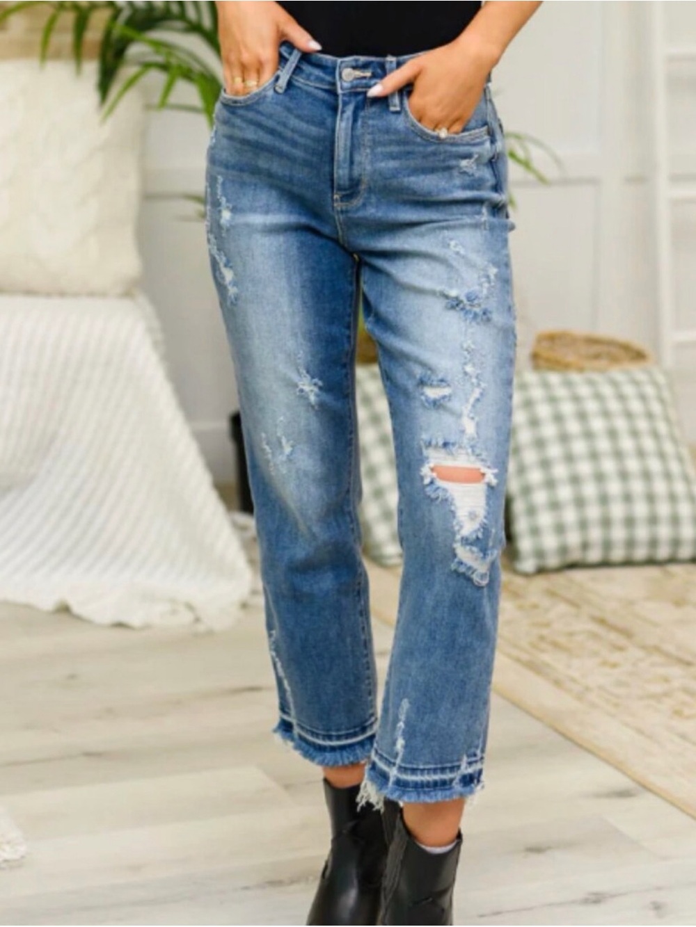 JUDY BLUE Jeans Women's 5 / 27 High Rise Distressed Hem Straight Leg Cropped